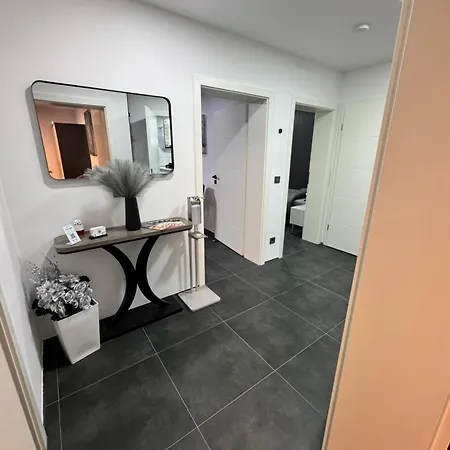 Modern Apartments, Nr 3, Nahe Schalke Arena, Zentral Zur Autobahn A42 Und A2, Ferienwohnung, Monteurwohnung * Gelsenkirchen
