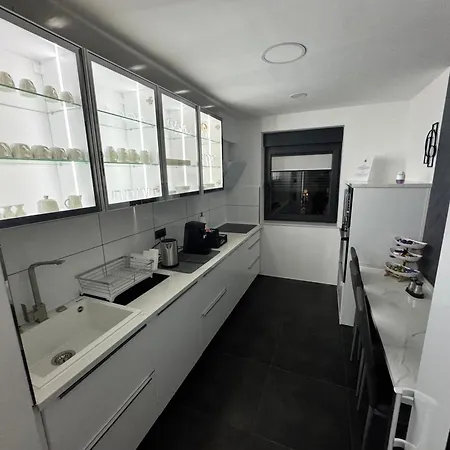 Modern Apartments, Nr 3, Nahe Schalke Arena, Zentral Zur Autobahn A42 Und A2, Ferienwohnung, Monteurwohnung * Gelsenkirchen