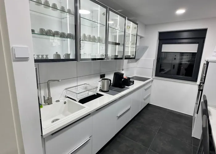 Modern Apartments, Nr 3, Nahe Schalke Arena, Zentral Zur Autobahn A42 Und A2, Ferienwohnung, Monteurwohnung Apartment *