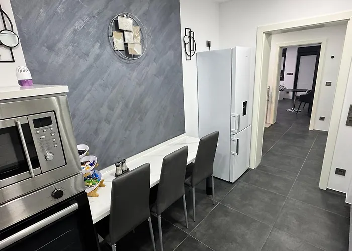 Modern Apartments, Nr 3, Nahe Schalke Arena, Zentral Zur Autobahn A42 Und A2, Ferienwohnung, Monteurwohnung Apartment *